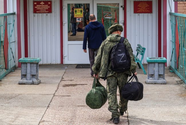 «Очередная афера России»: что не так с землей для российских военных в Крыму