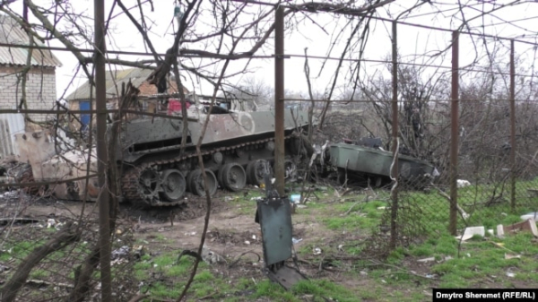 Танк у городі, могила у дворі – село Правдине на Херсонщині після окупації (фоторепортаж) 
