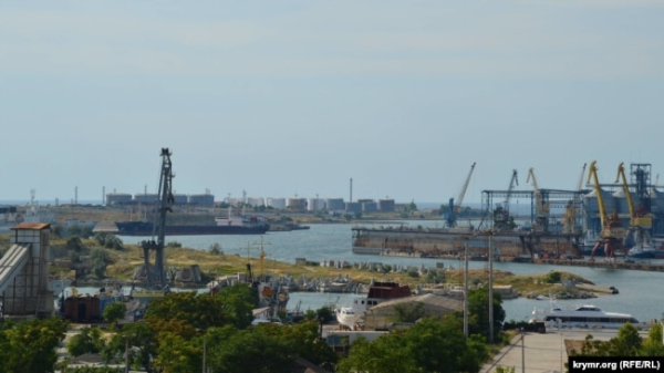 Потужності Севастопольського морського порту в Комишовій бухті, архівне фото