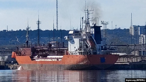 Іноземне судно в порту Керчі, 3 лютого 2022 року, Крим