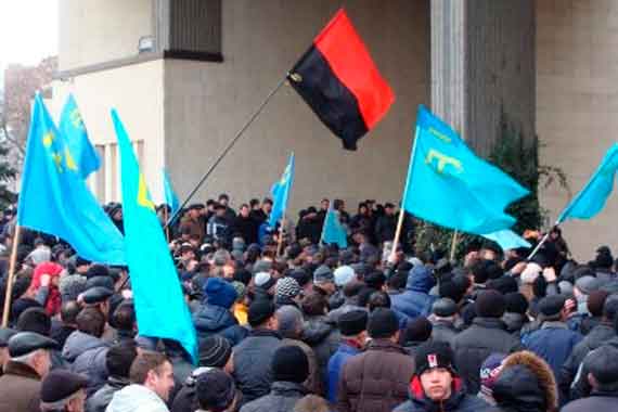 Два года назад нынешний глава Крыма обвинял "профессиональных русских" в провокациях на митинге 26 февраля (видео)