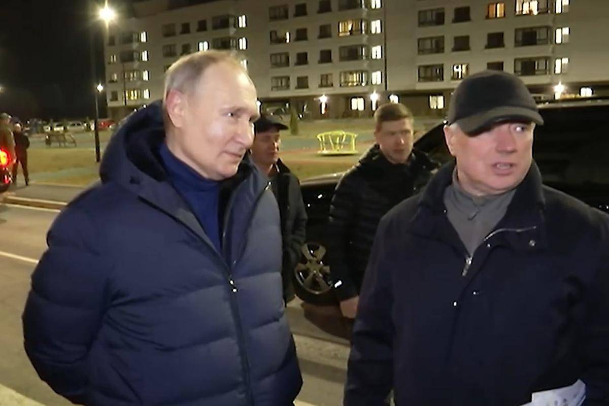 У Кремлі відповіли, для чого Путін їздив у Маріуполь