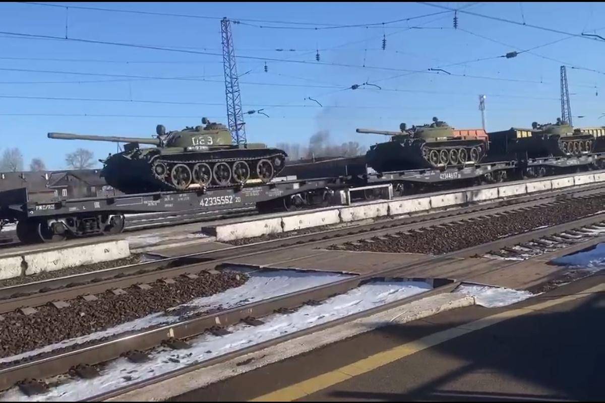 У Росії помічено ешелони з антикварними танками 1946 року (відео)