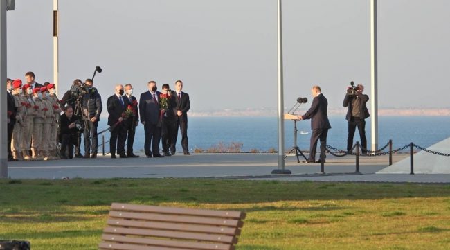 Путин призвал сохранить парковую зону возле мемориала Примирения в Севастополе