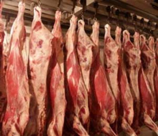 В России на две трети упал импорт мяса, импортозамещения нет и не будет