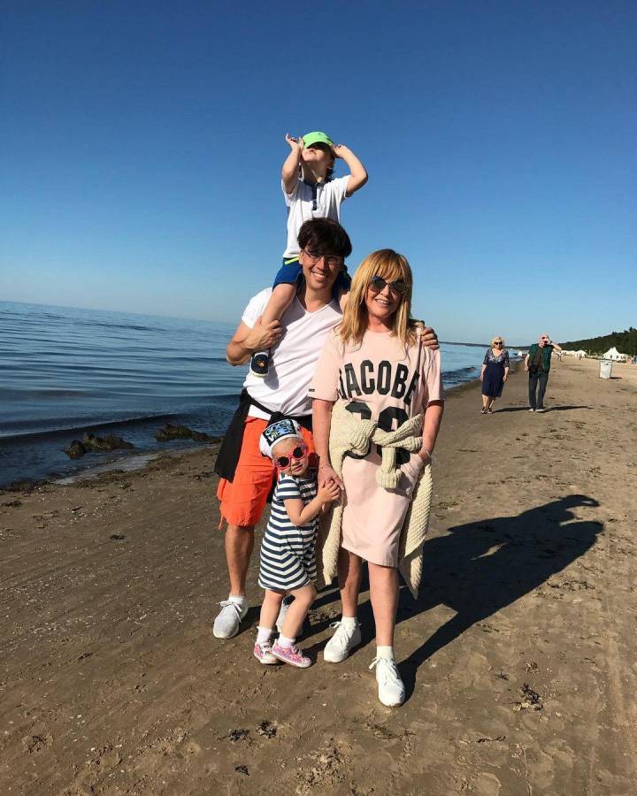 Галкін показав "молоду" Пугачову на сімейному фото