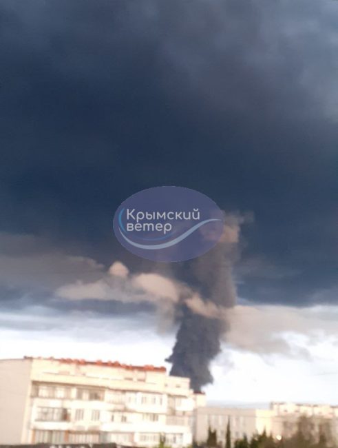 В Севастополе взорвана база ГСМ в бухте Казачьей (фото, видео)