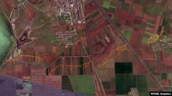 Супутниковий знімок: окопи біля села Філатівка Красноперекопського району Криму, 13 березня 2023 року