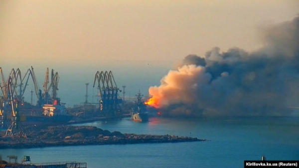Пожежа у порту Бердянська, 24 березня 2022 року. Генштаб ЗСУ повідомив, що російський ВДК «Саратов» був знищений, пошкоджено два інші ВДК – «Цезарь Куников» і «Новочеркасск»