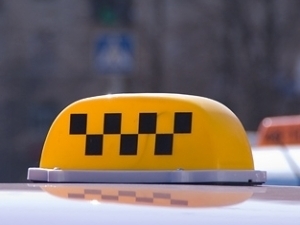 В Севастополе в первом чтении принят закон об организации деятельности по перевозке пассажиров и багажа легковым такси