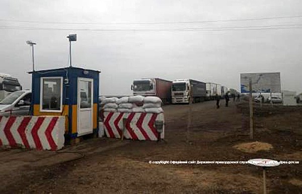 Госпогранслужба Украины: на админгранице с Крымом задержано товаров на 10 млн. грн