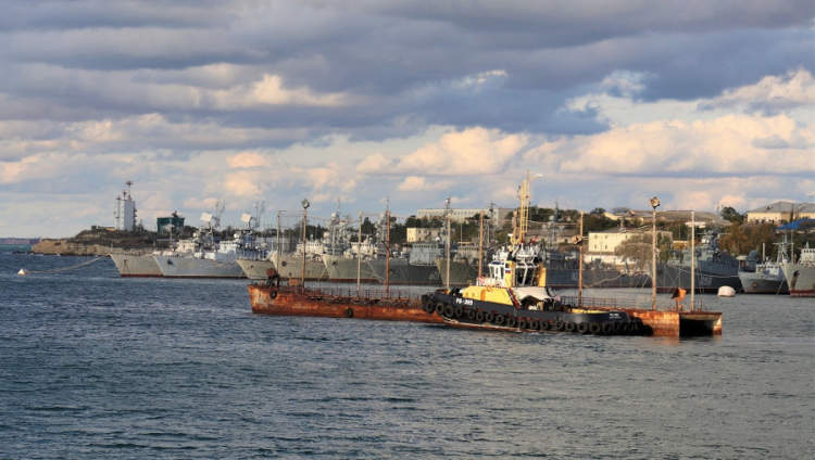 В Севастополе ищут способ решить вечную проблему кораблей и моряков
