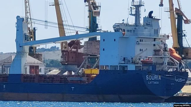 «Серая» гавань. В Крыму замечено судно из «зерновой» и «ильменитовой» схем