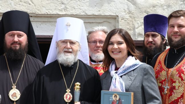 Алина Кабаева приехала в Феодосию на освящение храма