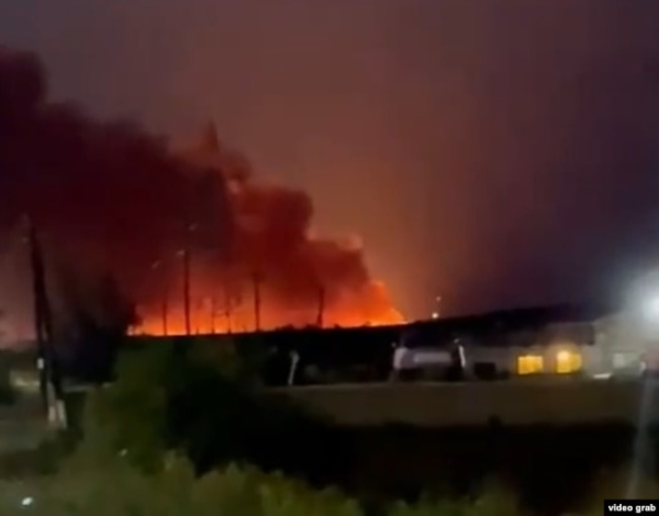 Пожежа на російському військовому аеродромі «Бельбек» у Криму, 1 жовтня 2022 року. Скріншот з відео