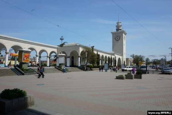 Сімферопольський залізничний вокзал. Архівне фото