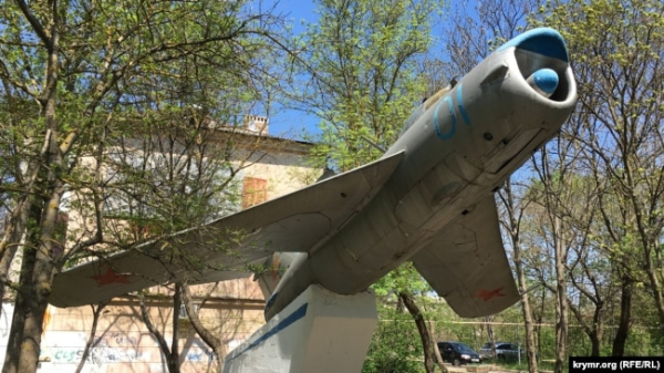 Пам'ятник радянському льотчику Павлу Бєляєву, селище Гвардійське, Сімферопольський район. Ілюстраційне фото