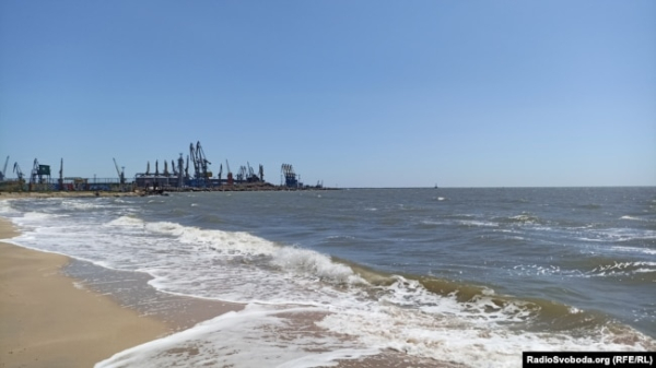Вид на порт Бердянська, травень 2022 року