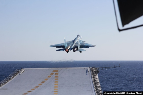 Зліт з палуби авіаносця «Адмирал Кузнецов». Ілюстративне фото
