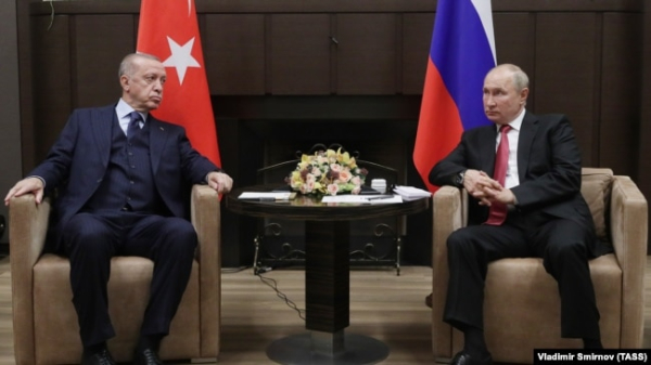 Президент РФ Володимир Путін і президент Туреччини Реджеп Тайїп Ердоган (справа наліво), 2021 рік