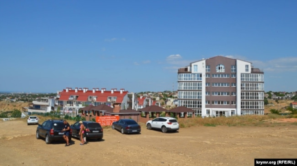 Приватні готелі та дачі в районі мису Фіолент. Севастополь, Крим, 2023 рік