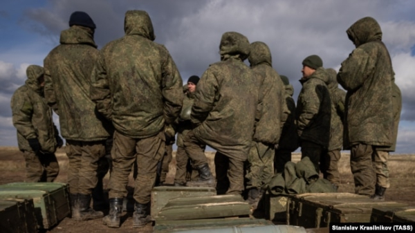 Підготовка танкових екіпажів та мотострілкових підрозділів з числа мобілізованих російських військовослужбовців. Ілюстраційне фото