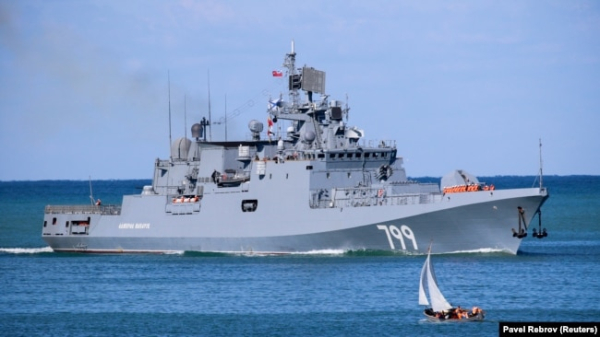 Російський фрегат «Адмирал Макаров» у Севастополі. Архівне фото