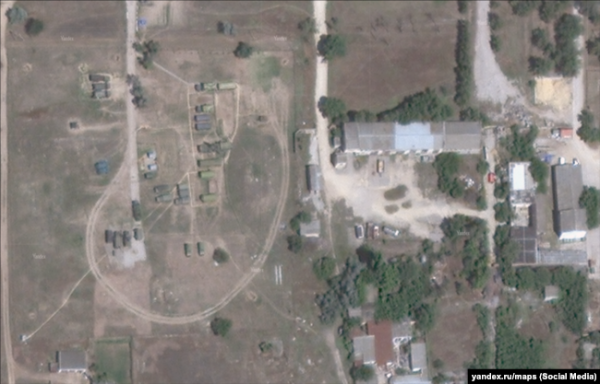 Місце дислокації в/ч 85683-Р у смт Роздольне. Скріншот супутникової мапи