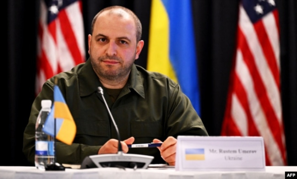 Міністр оборони України Рустем Умєров під час зустрічі у форматі «Рамштайн». Авіабаза США біля міста Рамштайн-Мізенбах, Німеччина, 19 вересня 2023 року