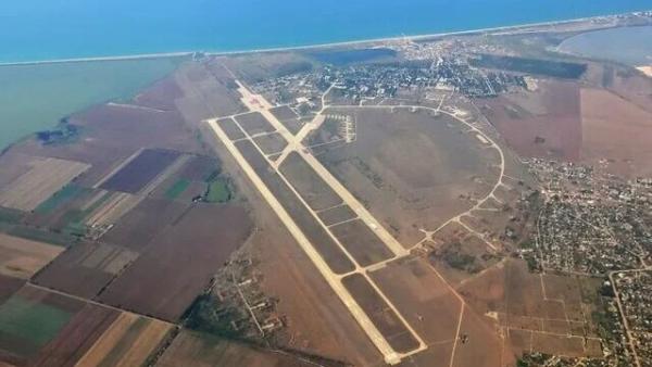 Україна вдарила по аеродрому РФ «Саки» у Криму - на летовищі було щонайменше 12 літаків0