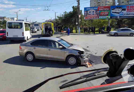 ДТП в Севастополе: машина в соснах, пешеход в больнице (фото)