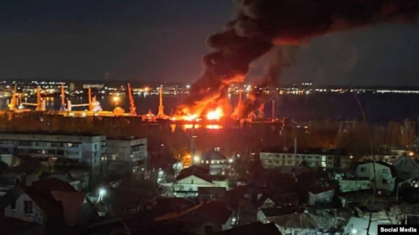 Наслідки удару ЗСУ по порту Феодосії 26 грудня 2023 року