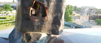Обратная сторона «русского мира»: в Севастополе изуродовали памятник «Солдат и матрос»