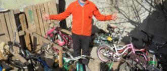 Мастер дает вторую жизнь велосипедам для маленьких и больших детей