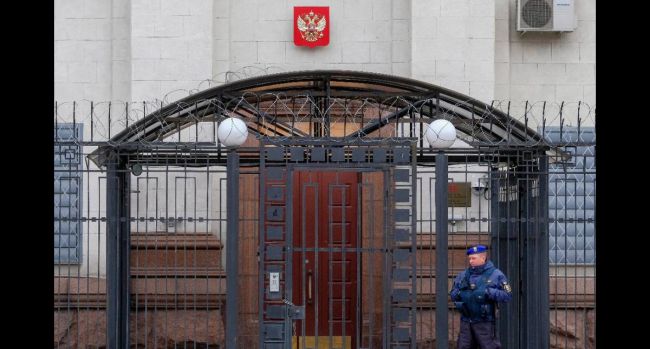 Посольство и консульства России начали эвакуацию персонала из Украины