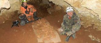 Ученые завершили обследование найденной в Крыму пещеры с останками мамонтов