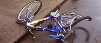 Грузовик сбил велосипедистов в Инкермане. Один погиб