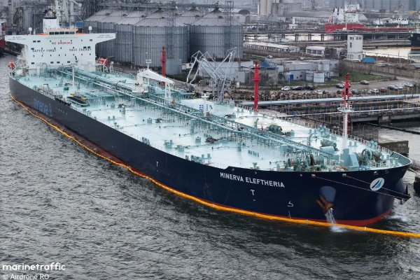 У лютому 2024 року нафту та нафтопродукти з російських портів Чорного моря вивозили 229 танкерів (база даних)0