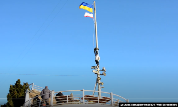 Спроба зняти український прапор на набережній Ялти, 13 березня 2014 року