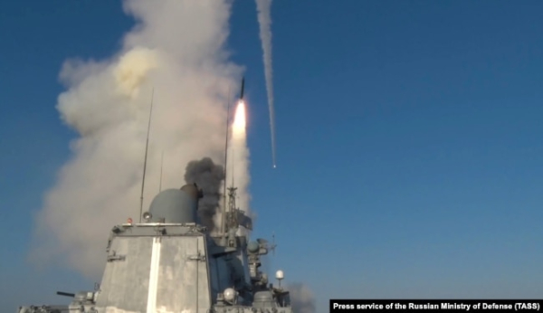Пуск крилатої ракети «Калібр» із фрегату Чорноморського флоту, 12 червня 2022 року