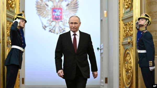 Володимир Путін прийшов на церемонію інавгурації у Великий Кремлівський палац у Москві, 7 травня 2024 року