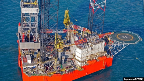 Бурова установка «Петро Годованець» ДАТ «Чорноморнафтогаз» на шельфі Чорного моря. 2012 рік