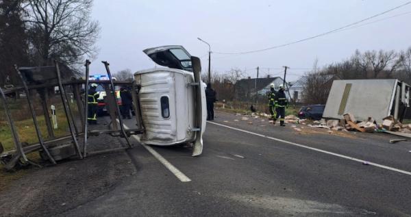 На місці аварії в Переспі рятувальники звільнили затиснутого постраждалого