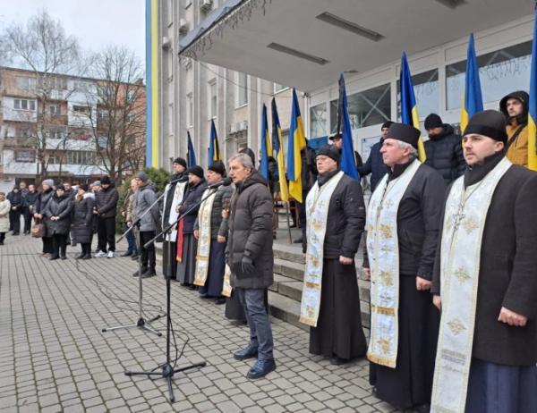 У Ковелі попрощалися з захисниками Миколою Бобром та Євгенієм Куколом12