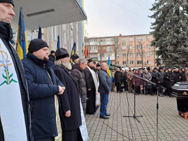 У Ковелі попрощалися з захисниками Віктором Куликом та Олександром Скоруком28