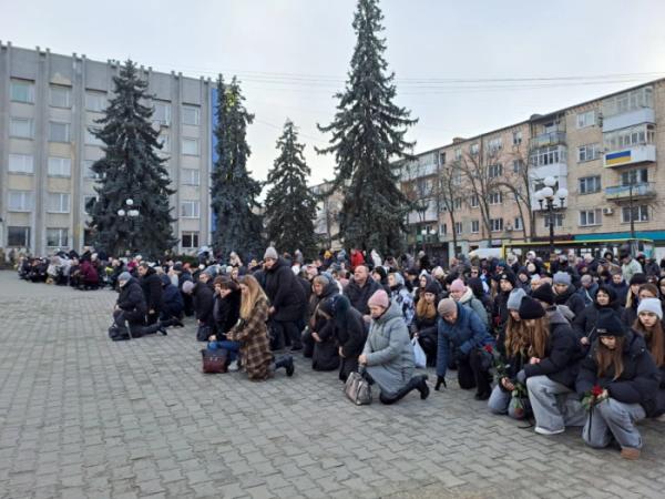 У Ковелі попрощалися з захисниками Віктором Куликом та Олександром Скоруком15