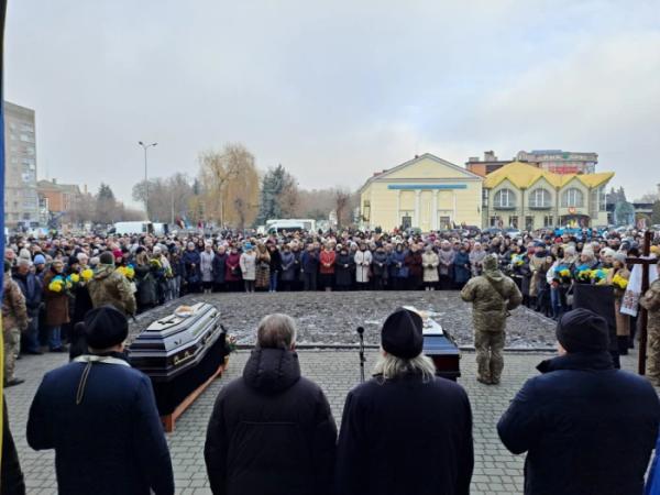 У Ковелі попрощалися з захисниками Віктором Куликом та Олександром Скоруком20