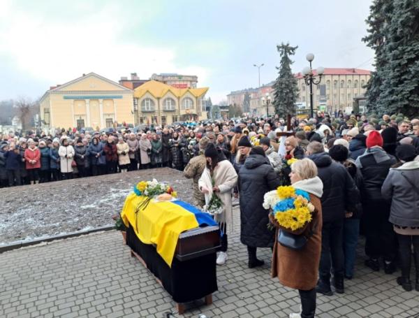 У Ковелі попрощалися з захисниками Віктором Куликом та Олександром Скоруком32