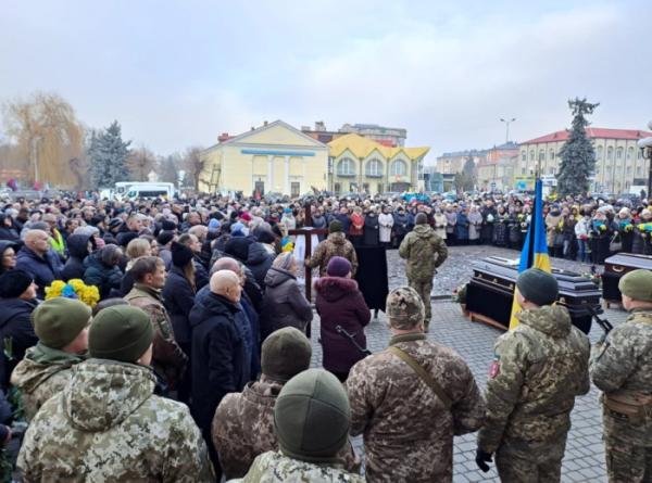 У Ковелі попрощалися з захисниками Віктором Куликом та Олександром Скоруком21