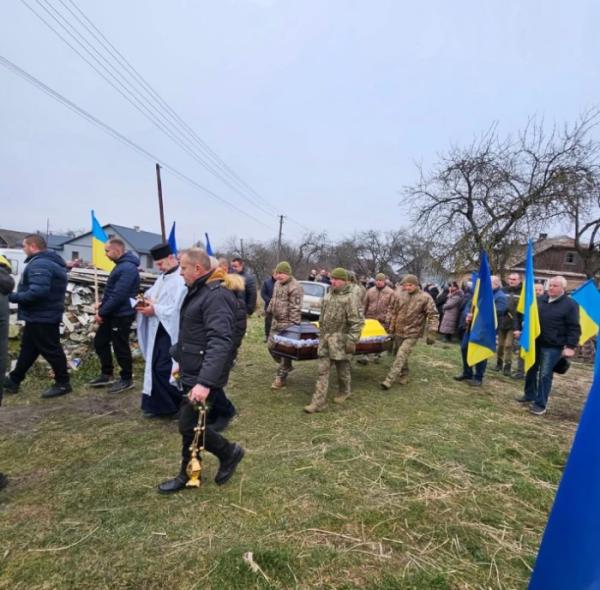 У Литовезькій громаді попрощалися із загиблим воїном Олександром Музикою5